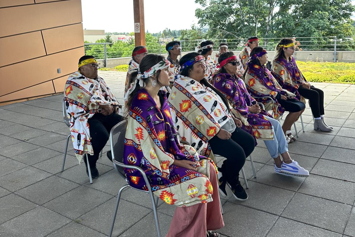 Students sit blanketed at VIU Cowichan